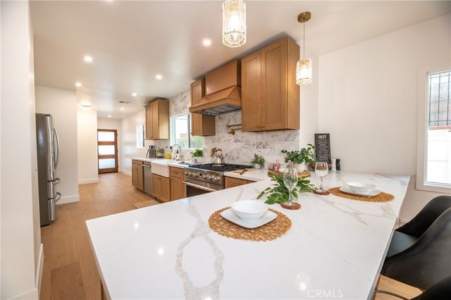 4832 S Victoria, View Park, CA 90043