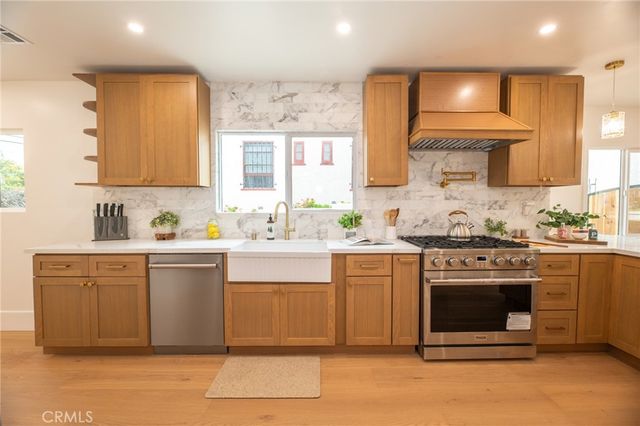 4832 S Victoria, View Park, CA 90043