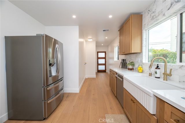 4832 S Victoria, View Park, CA 90043