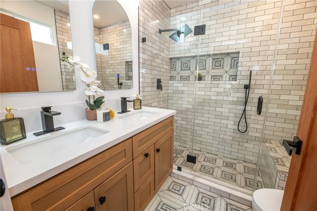4832 S Victoria, View Park, CA 90043