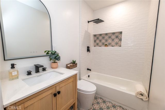 4832 S Victoria, View Park, CA 90043