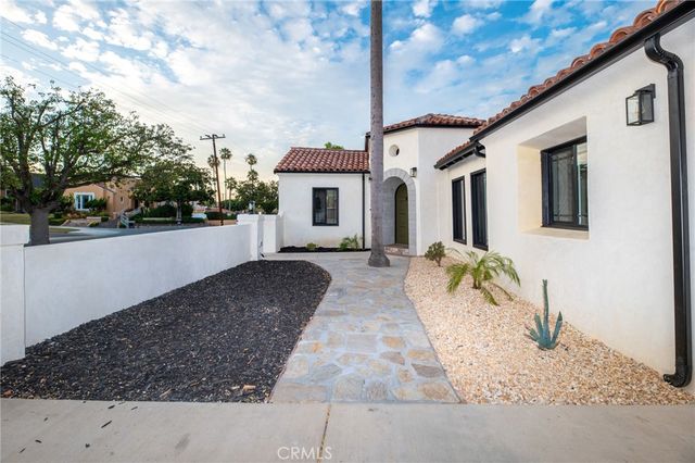 4832 S Victoria, View Park, CA 90043