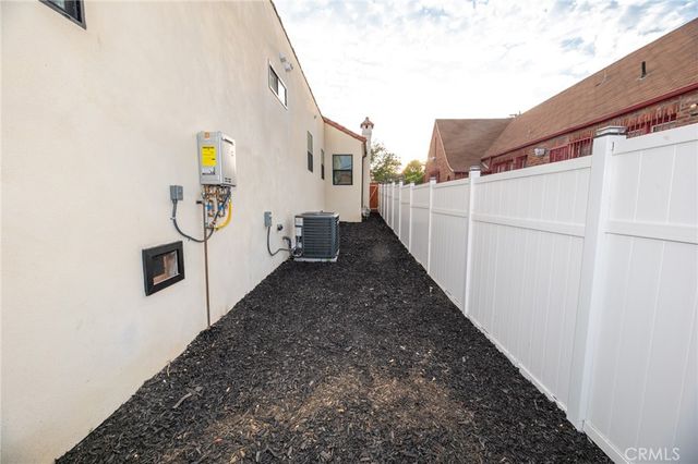4832 S Victoria, View Park, CA 90043