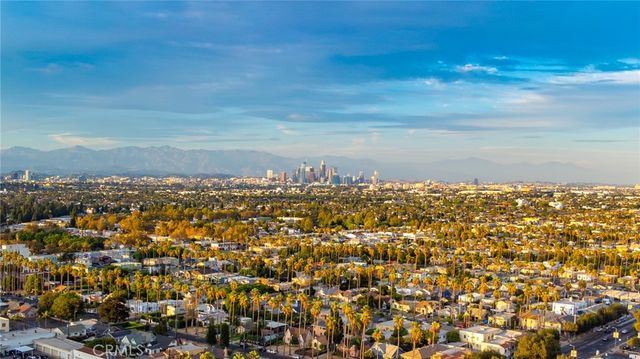 4832 S Victoria, View Park, CA 90043