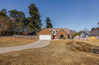 5790 Newberry Point Drive, Flowery Branch, GA 30542