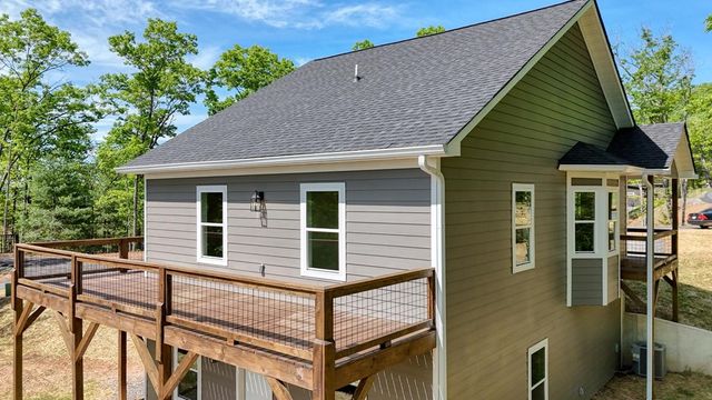 296 Peaks Drive, Hayesville, NC 28904