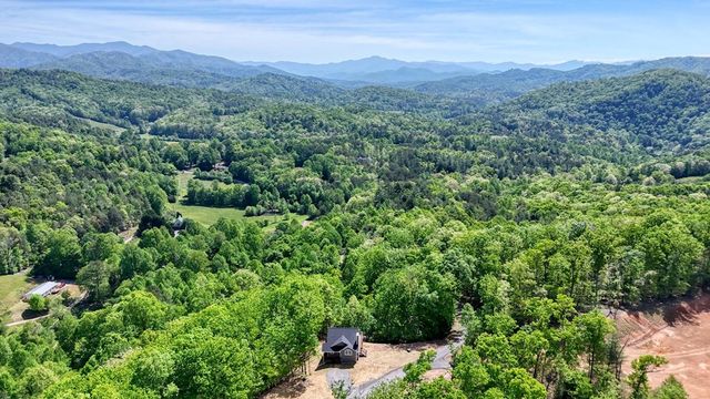 296 Peaks Drive, Hayesville, NC 28904