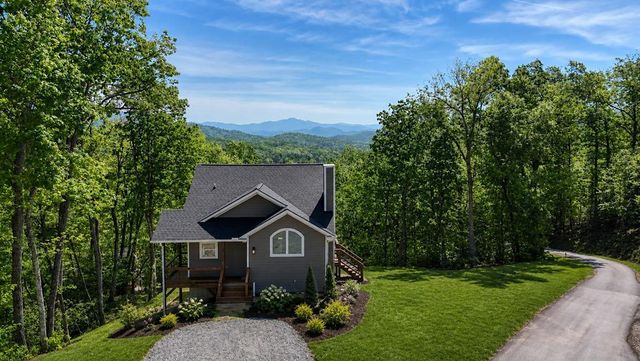 296 Peaks Drive, Hayesville, NC 28904