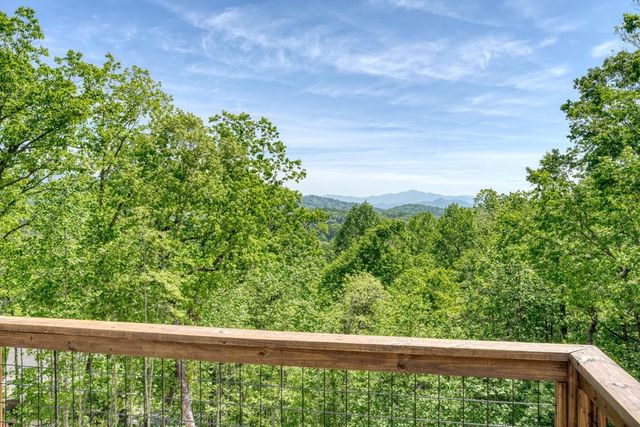 296 Peaks Drive, Hayesville, NC 28904