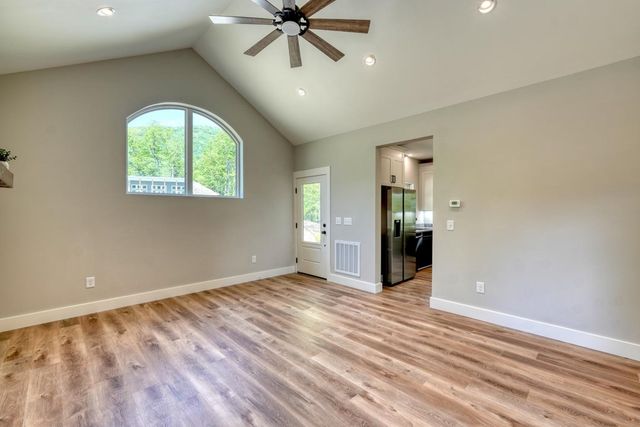 296 Peaks Drive, Hayesville, NC 28904
