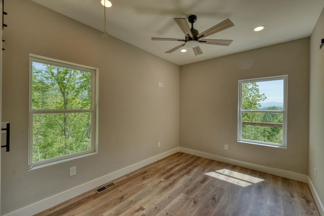 296 Peaks Drive, Hayesville, NC 28904