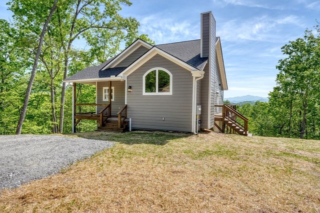 296 Peaks Drive, Hayesville, NC 28904