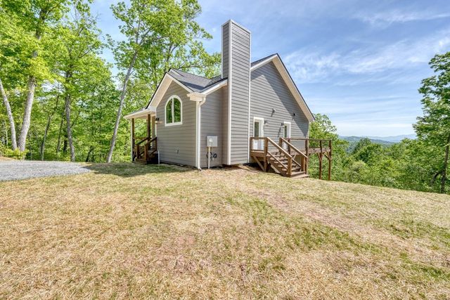 296 Peaks Drive, Hayesville, NC 28904