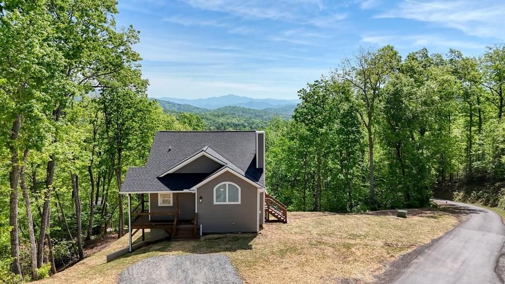 296 Peaks Drive, Hayesville, NC 28904