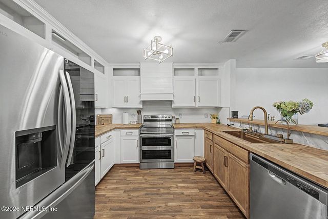 205 OCEANGATE Drive, Atlantic Beach, FL 32233