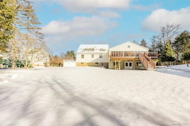 16 Highview Avenue, Airmont, NY 10901