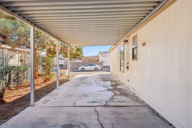 5874 Sassy Rose Drive, Las Vegas, NV 89122