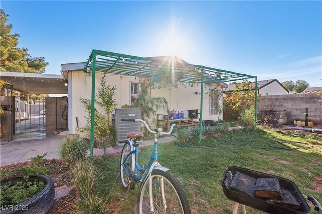 5874 Sassy Rose Drive, Las Vegas, NV 89122