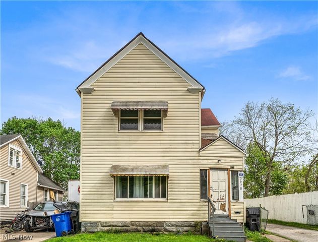 5678 Hamlet Avenue, Cleveland, OH 44127