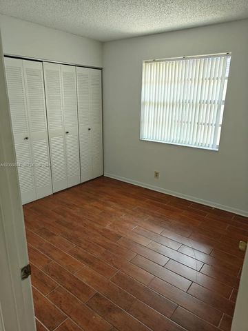 10228 Twin Lakes Dr 16-E, Coral Springs, FL 33071