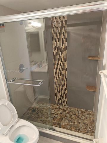 10228 Twin Lakes Dr 16-E, Coral Springs, FL 33071