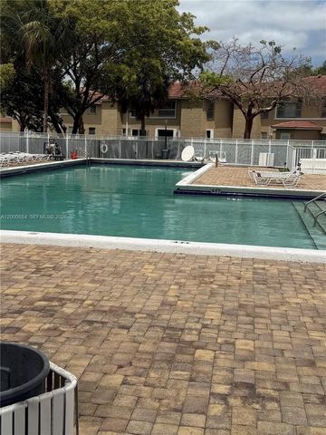 10228 Twin Lakes Dr 16-E, Coral Springs, FL 33071