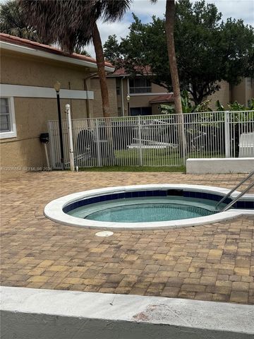 10228 Twin Lakes Dr 16-E, Coral Springs, FL 33071