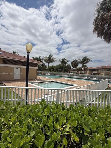 10228 Twin Lakes Dr 16-E, Coral Springs, FL 33071