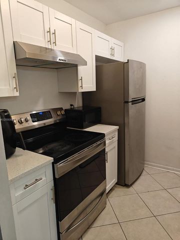 10228 Twin Lakes Dr 16-E, Coral Springs, FL 33071