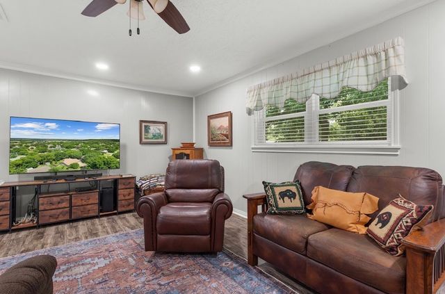 806 S Avenue O, Clifton, TX 76634