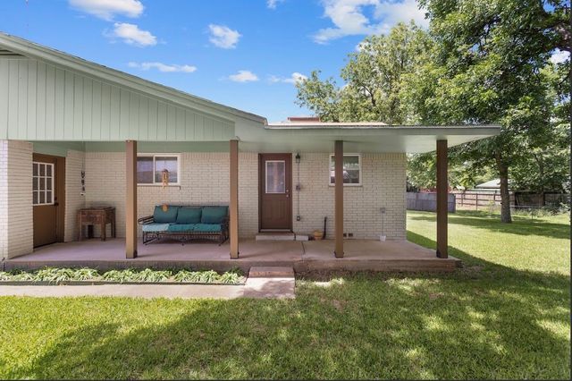 806 S Avenue O, Clifton, TX 76634