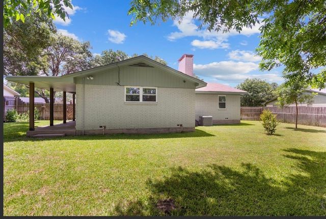 806 S Avenue O, Clifton, TX 76634