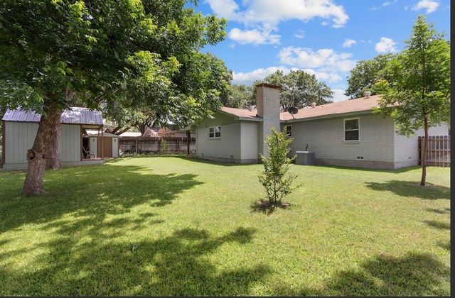 806 S Avenue O, Clifton, TX 76634