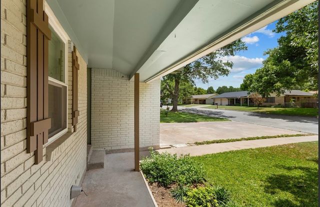 806 S Avenue O, Clifton, TX 76634