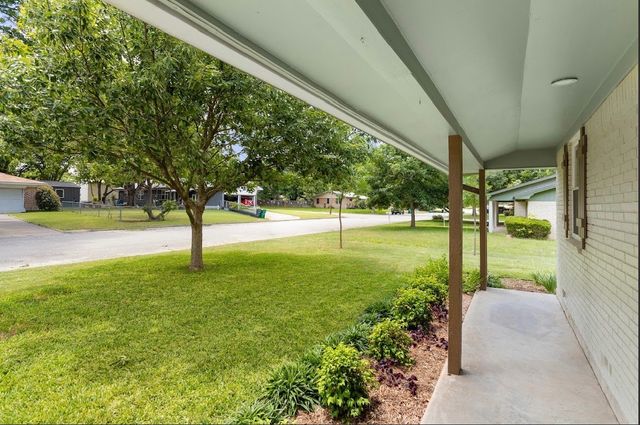 806 S Avenue O, Clifton, TX 76634