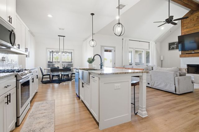 185 Stanley Lane, Poolville, TX 76487