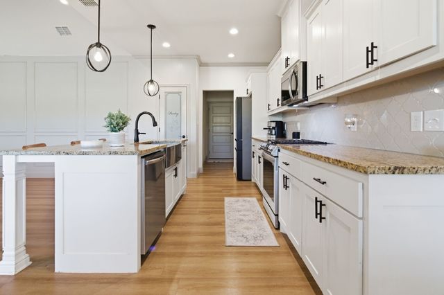 185 Stanley Lane, Poolville, TX 76487