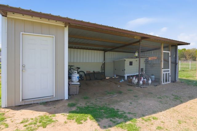 185 Stanley Lane, Poolville, TX 76487