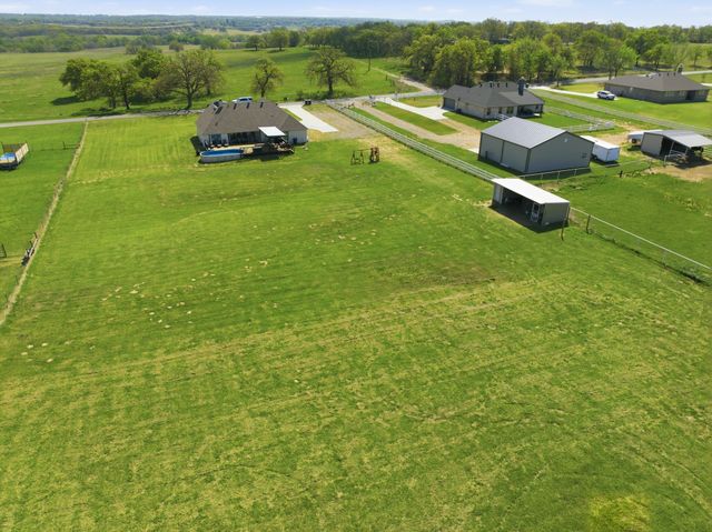 185 Stanley Lane, Poolville, TX 76487