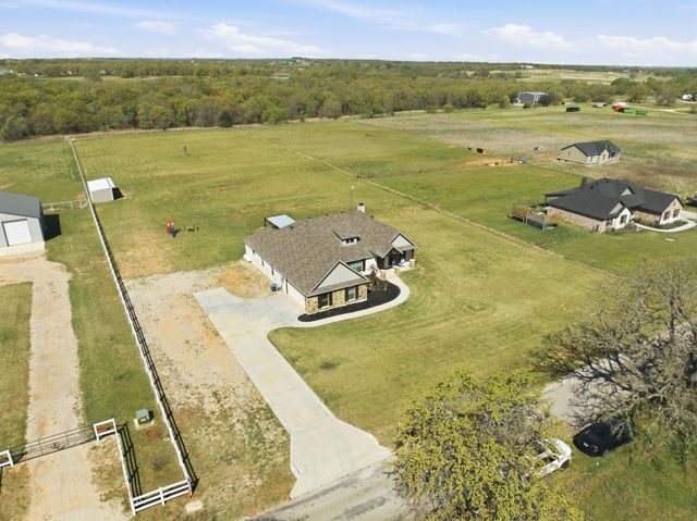 185 Stanley Lane, Poolville, TX 76487