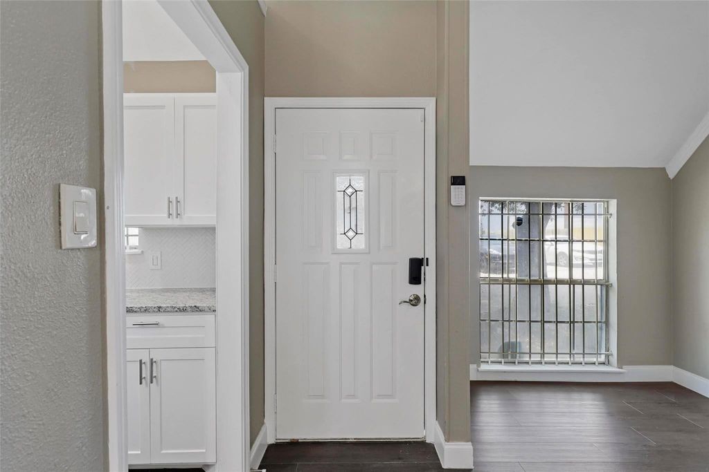 1448 Weiler Boulevard, Fort Worth, TX 76112 — photo 2