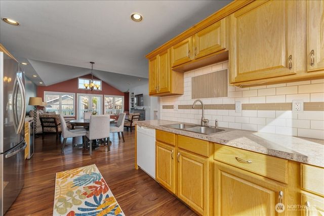 203 Parkway Drive, Manson, WA 98831