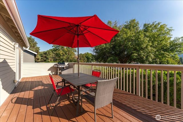 203 Parkway Drive, Manson, WA 98831