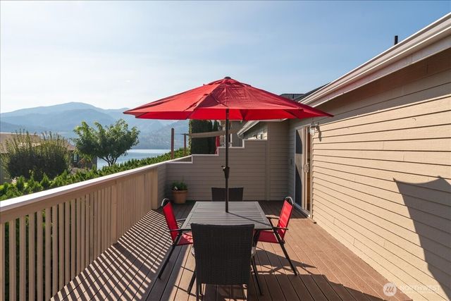 203 Parkway Drive, Manson, WA 98831