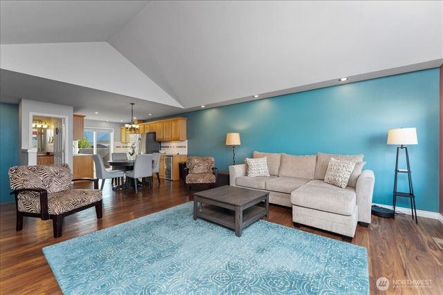 203 Parkway Drive, Manson, WA 98831