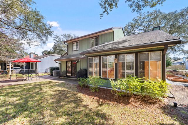 307 Evergreen Avenue, Niceville, FL 32578