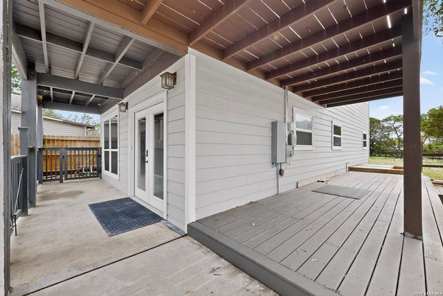 1070 TIMBERLANE DR, Canyon Lake, TX 78133