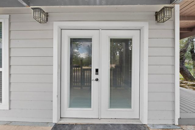 1070 TIMBERLANE DR, Canyon Lake, TX 78133