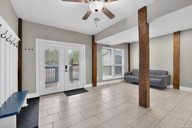 1070 TIMBERLANE DR, Canyon Lake, TX 78133
