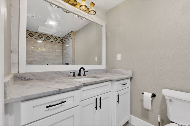 1070 TIMBERLANE DR, Canyon Lake, TX 78133